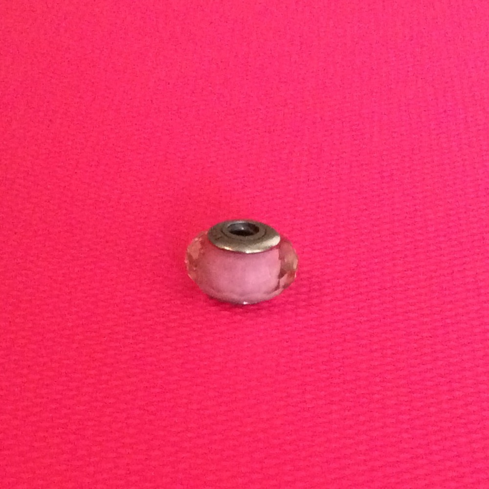 Pandora pink glass bead - Picture 2 of 4